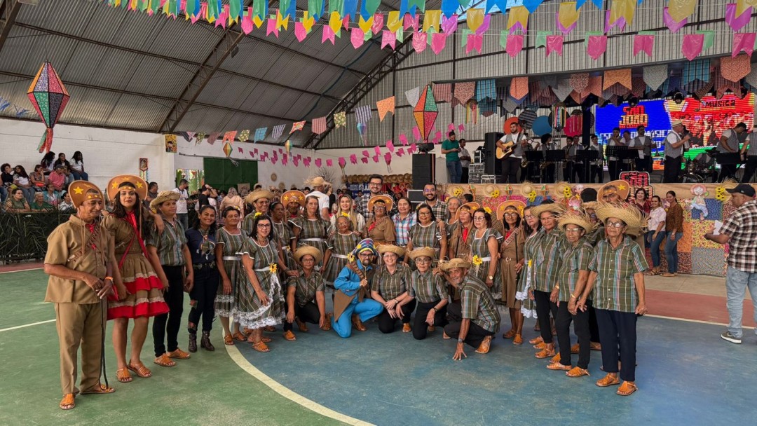 Assistência Social vive as festividades juninas ao som de muito forró
